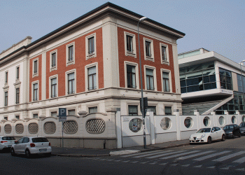 ОБРАЗОВАНИЕТО В АКАДЕМИЯТА DOMUS МИЛАНО