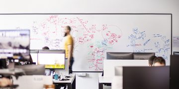 БЕЗОПАСНА И КРЕАТИВНА ОФИС СРЕДА С ESCREO