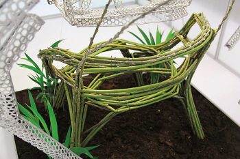 ДА ОТГЛЕДАШ … СТОЛ – МЕБЕЛИ, ПРОИЗВЕДЕНИ В ЗЕМЕДЕЛСКА ЛАБОРАТОТИЯ