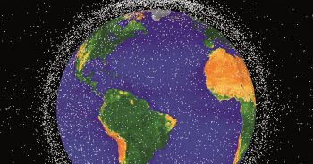 ДЪРВЕН СПЪТНИК – В ОПИТ ДА СЕ НАМАЛИ КОСМИЧЕСКИЯ БОКЛУК