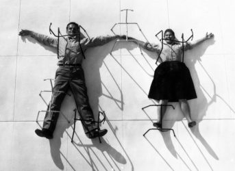 CHARLES AND RAY EAMES: ВИЗИОНЕРИТЕ НА ХХ ВЕК