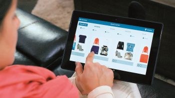 УМНИЯТ ШКАФ САМ ЩЕ ПОДРЕДИ ВЕЩИТЕ ВИ