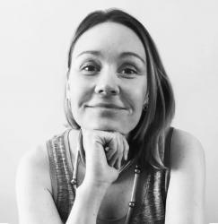 ХЕЛГА ЩЕНЦЕЛ: МИТЪТ ЗА ПОРАСНАЛИЯ ЧОВЕК