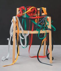 СТОЛ С ТИРАНТИ