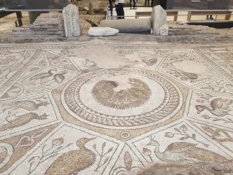 БАЗИЛИКАТА НА ФИЛИПОПОЛ ПОД ПЛАСТОВЕТЕ НА ВРЕМЕТО