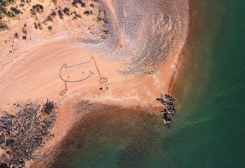 МИМОЛЕТНИТЕ, ЗАБАВНИ ГЕРОИ НА ЯН МЪЧ