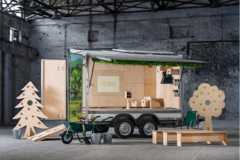 МЕЛБА ПРЕДСТАВЯ: ГОРИЧКА В КОЛИЧКА