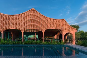 РЕНОВАЦИЯ: ОТ СЕЛСКА КЪЩА В ХОТЕЛ