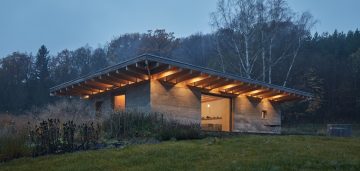 ЕКОЛОГИЧНА ХИЖА В ПЛАНИНАТА