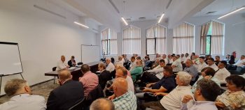 ЛИПСАТА НА ДЪРВЕСИНА СПЪВА РАБОТАТА НА БРАНША В БЪЛГАРИЯ