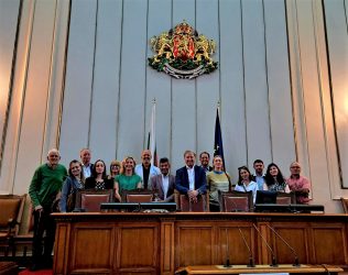 ПРЕДСТАВИТЕЛИ НА ЕFIC СЕ СЪБРАХА НА СРЕЩА В СОФИЯ