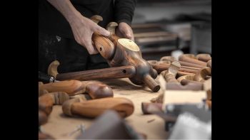 ДЪРВЕНАТА МАЙМУНКА НА КАЙ БОЙЕСЕН