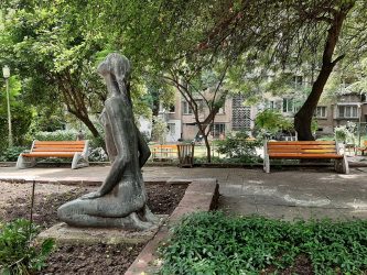 ПУБЛИЧНИ ПРОСТРАНСТВА: ГРАДОВЕ И ХОРА