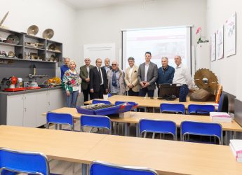 ОБНОВЕНА ЛАБОРАТОРИЯ ПО „РЯЗАНЕ НА ДЪРВЕСИНА“ – ЛТУ