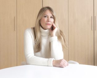 РАФАЕЛА МАНДЖАРОТИ: КРЕАТИВНОСТ И ВЕЧНА ЕЛЕГАНТНОСТ