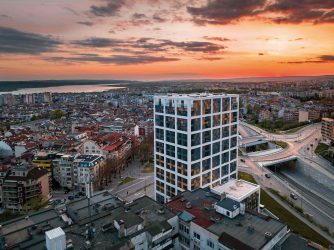 ДА РАЗЧУПИШ СТАНДАРТИТЕ