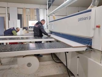 ЛИПСАТА НА КАДРИ ПРЕЧИ НА БУРГАСКИЯ МЕБЕЛЕН ПРОИЗВОДИТЕЛ „СТИЛО“