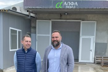 АЛФА МЕБЕЛ – КОГАТО ДИЗАЙНЪТ СРЕЩНЕ ОТНОШЕНИЕТО КЪМ РАБОТАТА