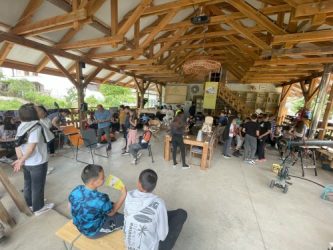 ПЪТУВАЩАТА ИЗЛОЖБА „МИСИЯ БЪЛГАРСКИ ДИЗАЙН“ ПРИВЛЕЧЕ ДЕСЕТКИ ЧУЖДЕНЦИ В С. СМИЛЯН