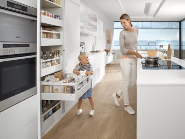 ПОВЕЧЕ ПРОСТРАНСТВО В КУХНЯТА С ИНТЕЛИГЕНТНИ РЕШЕНИЯ ЗА СЪХРАНЕНИЕ ОТ BLUM