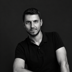 АТАНАС ЗГУРЕВ – ОТ ПРОДУКТОВИЯ ДИЗАЙН ДО АРХИТЕКТУРНАТА ФОТОГРАФИЯ